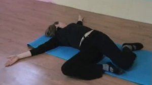 Упражнения для позвоночника на полу.