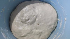 Пирог из дрожжевого теста с вареньем