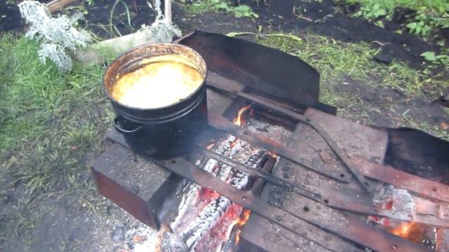 КАК БЫСТРО И ПРАВИЛЬНО ПЕРЕТОПИТЬ ВОСКОСЫРЬЁ, ЗАБРУС НА КОСТРЕ Beekeeping.??? смотреть онлайн