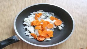 Суп с цветной капустой и зеленым горошком