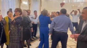 Мундук Омурзаковна Поздравила Мужа с Днём Рождения