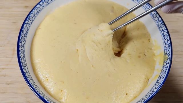 绿豆凉粉正宗做法：1斤绿豆做3种美食，2种绿豆凉粉和绿豆发糕，麻辣伤心凉粉和不辣的开心凉粉的详细配方。绿豆如何清洗，如何沉淀出绿豆淀粉？绿豆淀粉如何加水熬出绿豆凉粉？为什么凉粉不能放入冰箱保存？