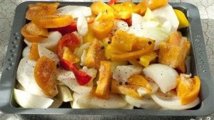 Запеченная треска с овощами