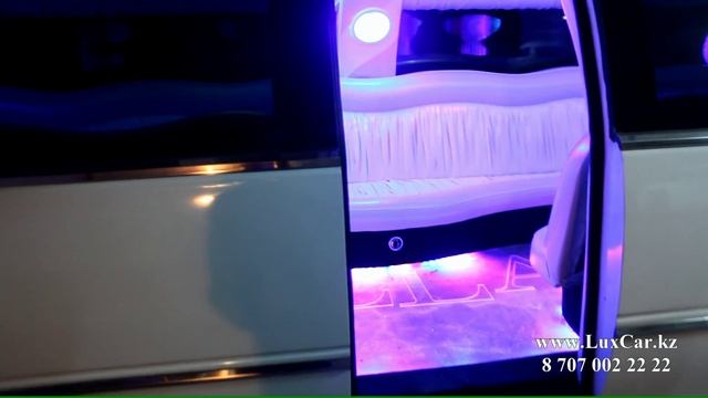 Лимузин Cadillac Escalade в полный рост, 6-ти колесный, "чайка" дверь! смотреть онлайн