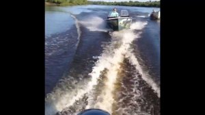 Лодка Progress Evolution-01 (поведение на боковой волне)