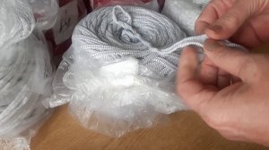 Распаковка посылки с трикотажной пряжей.