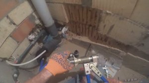 Разводка труб водопровода и канализации в сан.узле