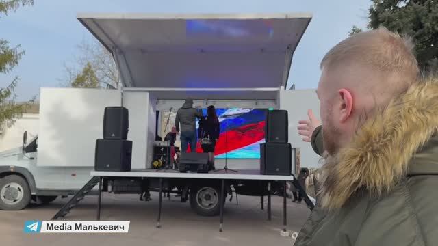 В #мой_Херсон приехала передвижная сцена!