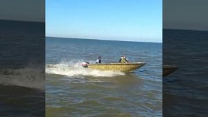 Лодка Касатка-515 на воде. Купить лодку