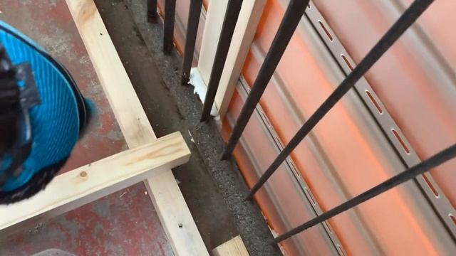 Ремонт балкона.Монтаж чернового  пола и подъем на деревянных лагах в хрущевке .Сделай своими руками