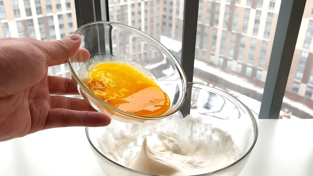 Всего 2 яйца и необычный десерт готов. Рецепт сладкого корейского омлета на сковороде смотреть онлайн