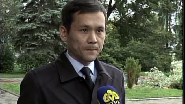 Предприниматель незаконно срубил ель в Петропавловске и начал строить на этом месте остановку смотреть онлайн