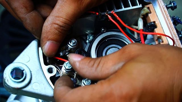 How to turn a 24v car generator to 250v смотреть онлайн