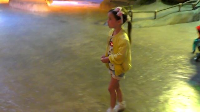 Рум Тур нашего номера ПАРК РАЗВЛЕЧЕНИЙ для Детей и Новые Игрушки Софии смотреть онлайн