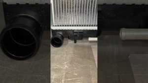 30612 Радиатор охлаждения Subaru Forester 2002-