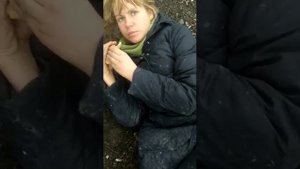 Прикол! Алкашка проснулась)
