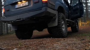 Land cruiser 80 4.2TD with 2.5" straight pipe revving. Big R6 exhaust sound.