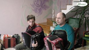Деревня моя, деревянная, дальняя, Смотрю на тебя я, прикрывшись рукой ПОЙ ГАРМОНЬ, ЗВЕНИ ДУША!