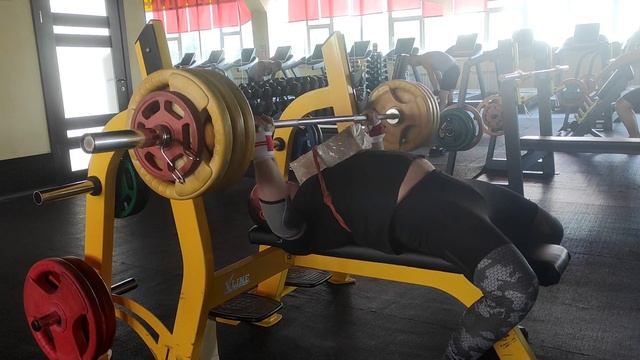 Д 4: Жим лежа соревновательный на брусок 10см, 1ПМ, 115 кг, 9 подход. смотреть онлайн