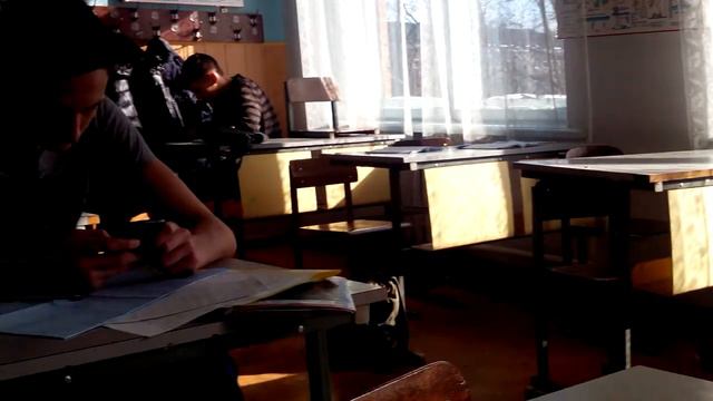 Группа играет в flappy bird