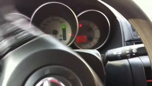 mazda 3 1.6AT скрип при повороте руля 2ч.