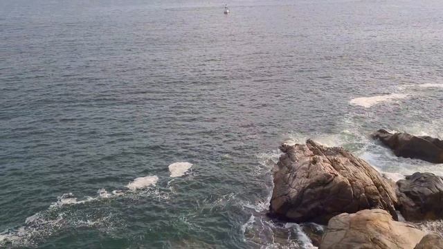 Восточное море на острове Коджедо.Вид со смотровой площадки на территории отеля "Riviera" смотреть онлайн