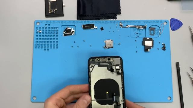 iPhone XR замена заднего стекла / Back Glass Replacement with teardown iPhone XR смотреть онлайн