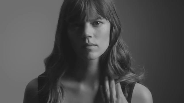 HUGO Woman. Новый аромат для нее. смотреть онлайн