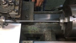 Навивка пружин на токарном станке Шаублин 125
