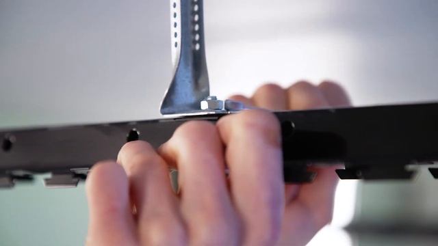 Монтаж реечного потолка кубообразного дизайна (короткая версия) смотреть онлайн