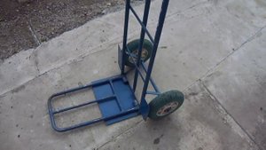 Эта тележка перевезла тонны мёда и сотни ульев. Рекомендую для дома и пасеки.