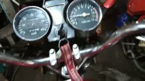 Обслуживание мопеда после мойки.