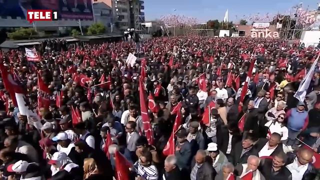 Özgür Özel'in Manisa mitinginde iğne atsan yere düşmez kalabalık! смотреть онлайн