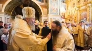 Они иные, они Монахи.....