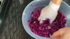 Маринованная красная капуста. Капуста по турецки. Kırmızı lahana turşusu.