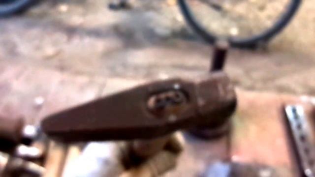 Кузнечный инструмент своими руками. Наковальня, клещи, Подкладной инструмент,молотки... смотреть онлайн