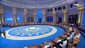мусульманка читает коран до слёзы сура ал бакара ( Амана расул )
