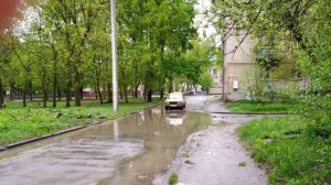 Катаюсь по лужам