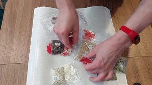 Распаковка алмазной мозаики Яркие грани. Мебельный набор Модная клетка