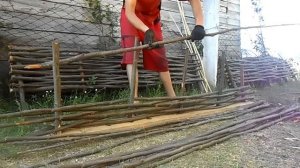 Как сделать забор из лозы