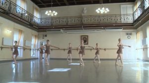 Vaganova Ballet Academy 7th Class Extensions en Pointe