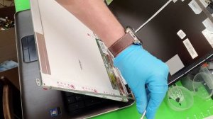 Замена матрицы на ноутбуке HP DV7