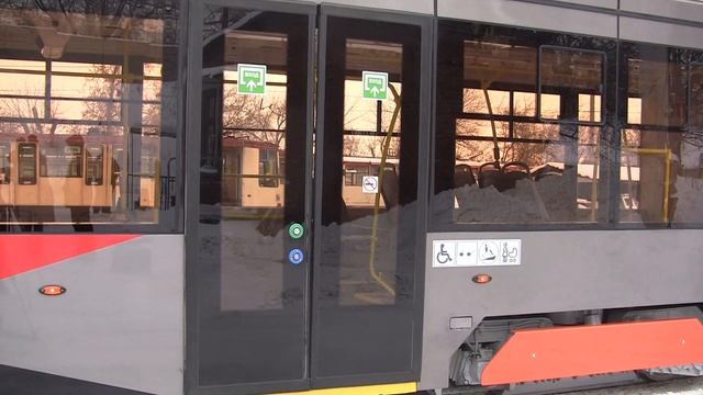 В Челябинске прошла презентация трамвая 71-415 смотреть онлайн