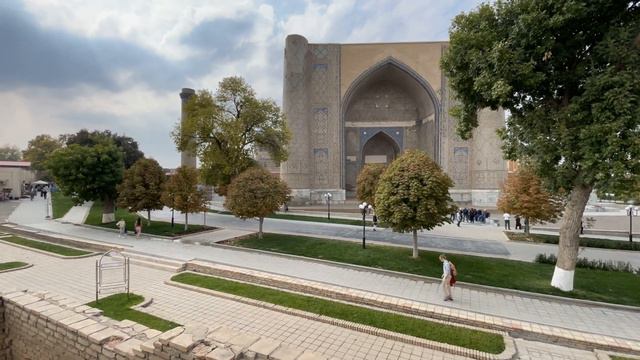 Вход в мечеть Биби-Ханым смотреть онлайн