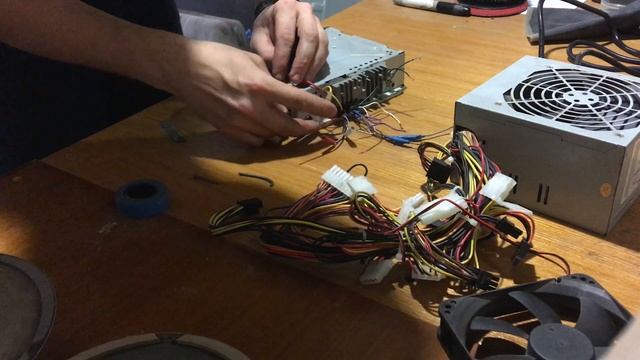 Делаем музыку в гараж или как подключить магнитолу через 220 вольт смотреть онлайн