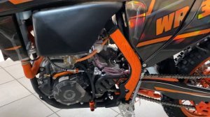 Ты обязательно захочешь его себе! С ROCKOT WR300 Obsidian ты сможешь познать прекрасный мир эндуро!