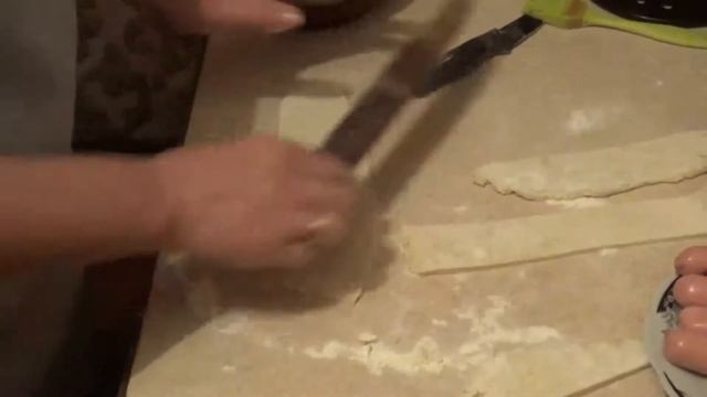 Как приготовить сосиски в тесте с морковкой и луком