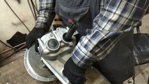 Обслуживание коробки реверс и тормоза на мотобуксировщике