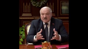 Лукашенко: "Когда мужик работает на тракторе, а жена стоит под забором и плачет - вот это беда!!!"