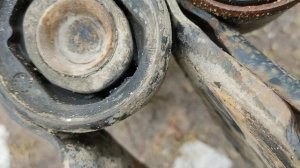 D24MZ3WB RBI вкладыш в переднем рычаге Форд Фокус 3. Слева оригинал , родной с пробегом 170000км.